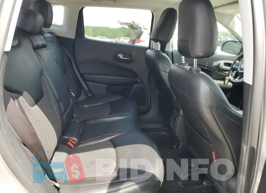 3C4NJDDB3LT194052 Photo# 10