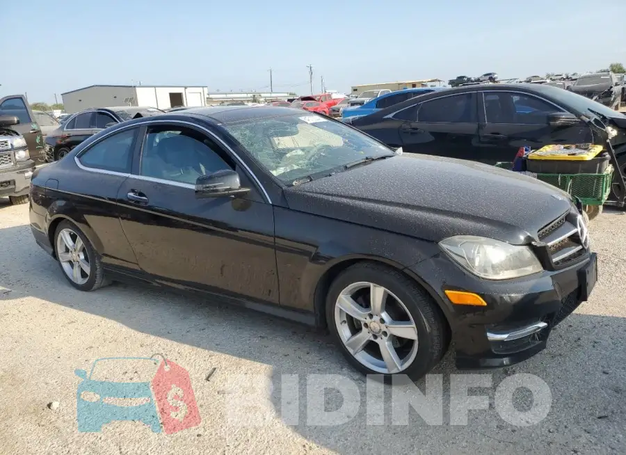 WDDGJ4HB9FG404932 Photo# 4
