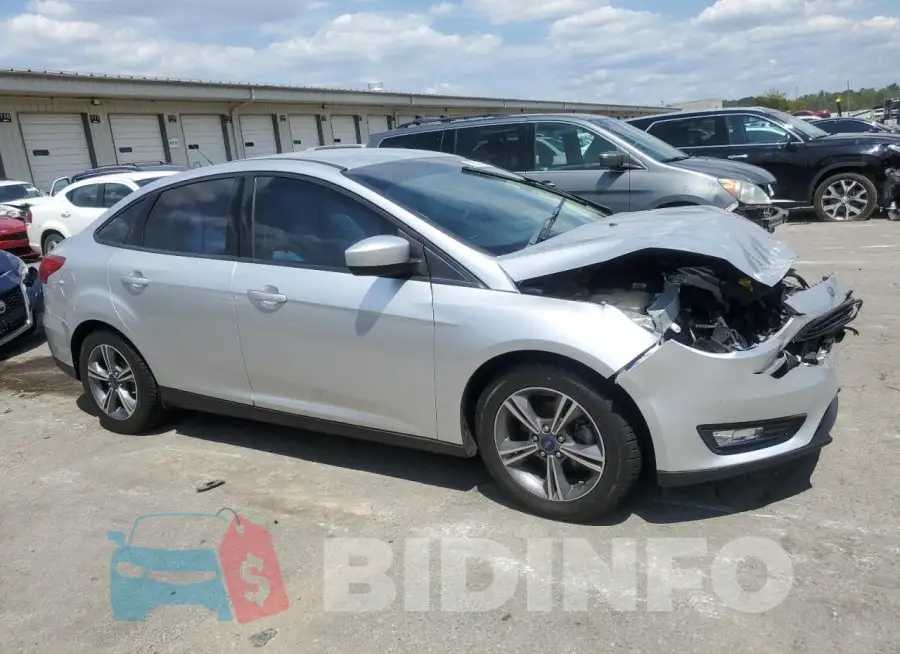 1FADP3F22JL313113 Photo# 4