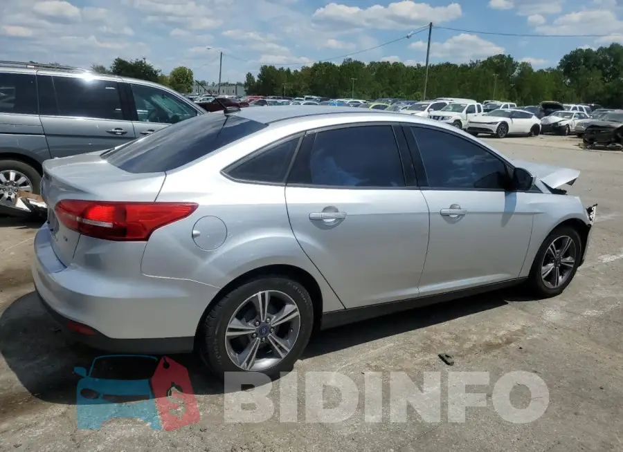 1FADP3F22JL313113 Photo# 3