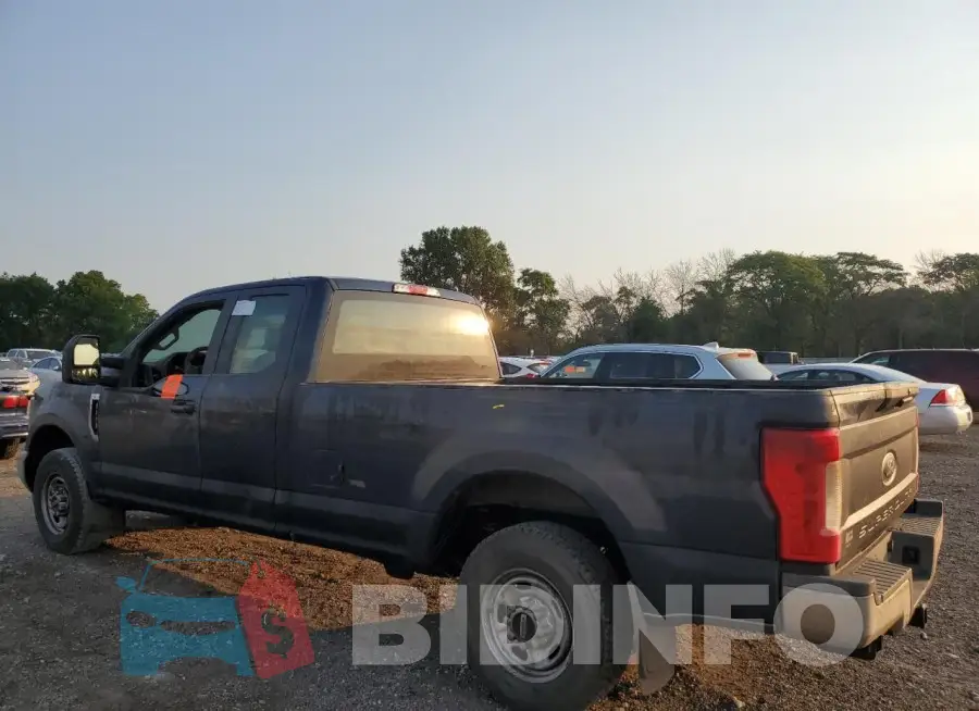 1FT7X2A61JEB10603 Photo# 2