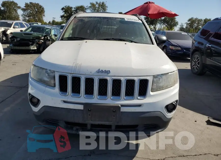 1C4NJCBA4GD525964 Photo# 5