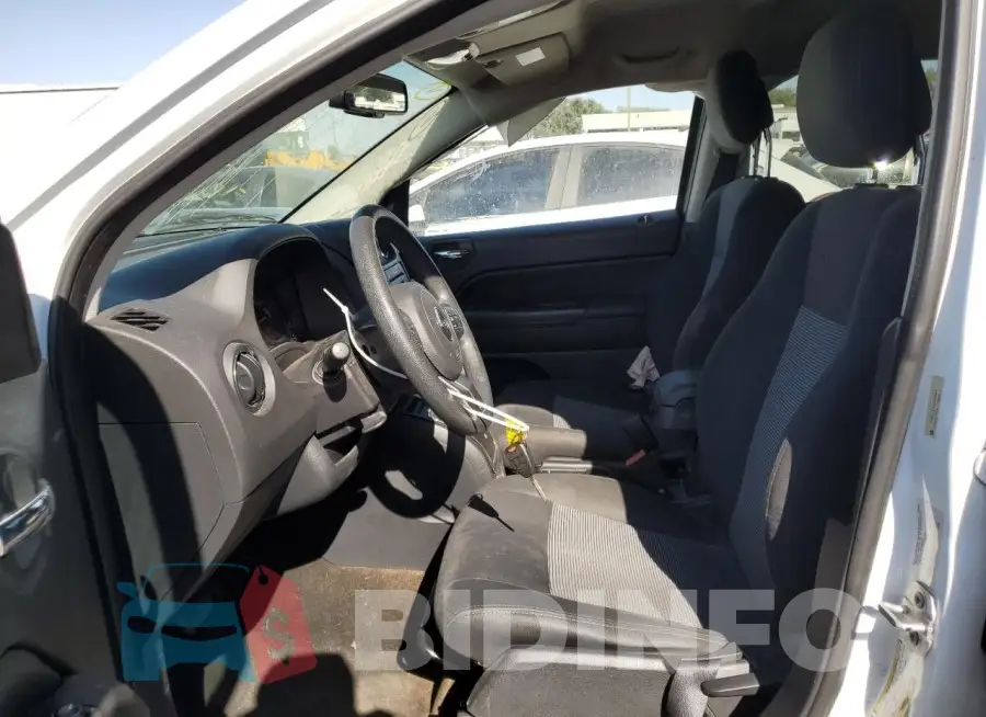 1C4NJCBA4GD525964 Photo# 7