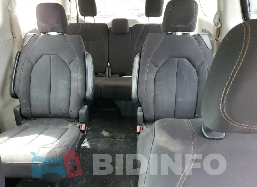 2C4RC1CGXJR229063 Photo# 10