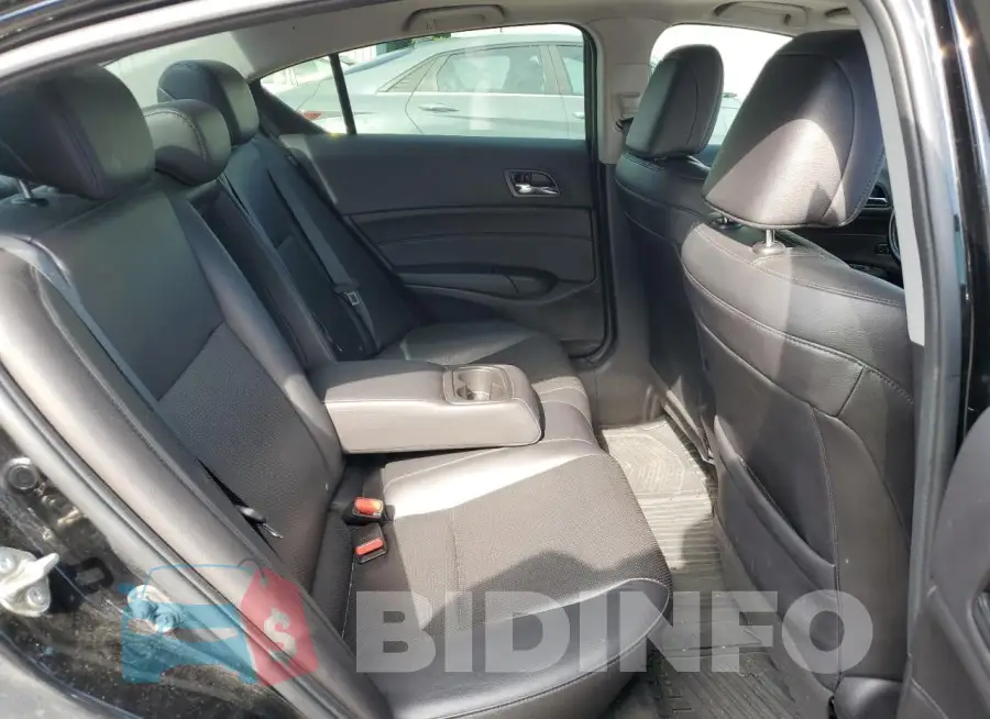 19UDE2F79HA800208 Photo# 10