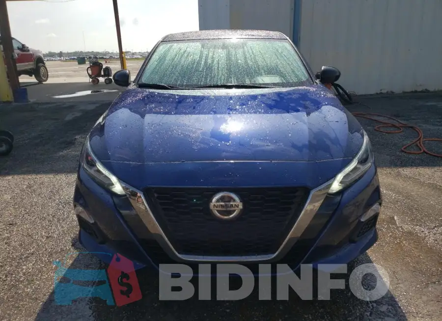 1N4BL4CV9KC186322 Photo# 5