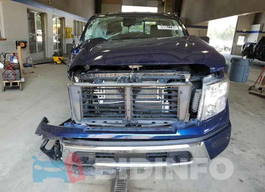 1N6AA1EC4PN115530 Photo# 5