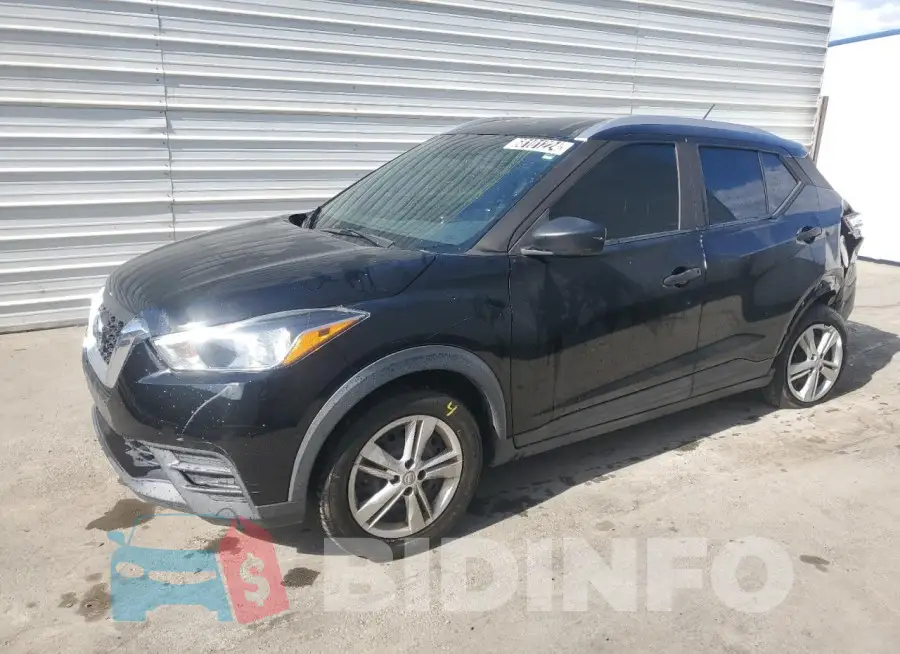 3N1CP5CU4KL565400 Photo# 1