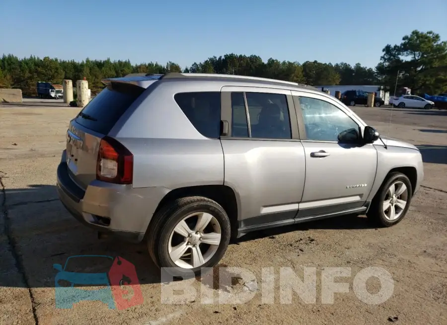 1C4NJCBA7GD574267 Photo# 3
