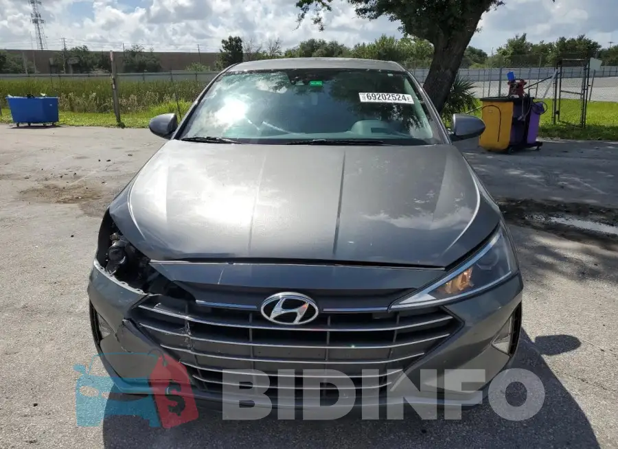 5NPD84LFXKH403815 Photo# 5