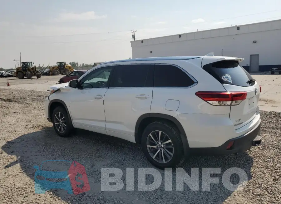 5TDJZRFH0JS815471 Photo# 2