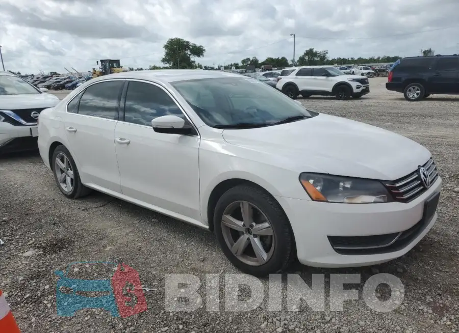 1VWBS7A35FC014324 Photo# 4