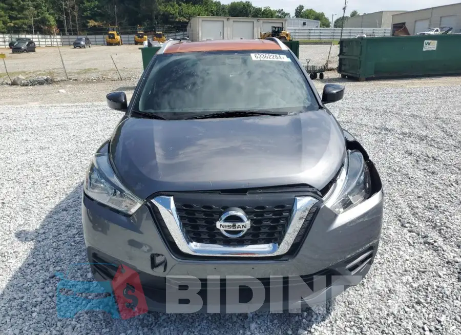 3N1CP5CU4JL529527 Photo# 5