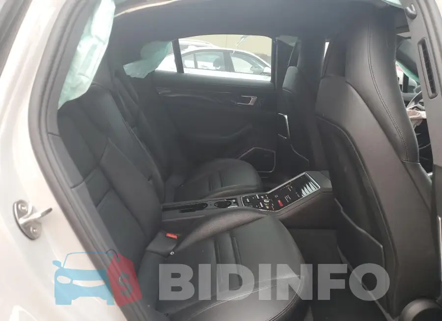 WP0AJ2A71ML117891 Photo# 10