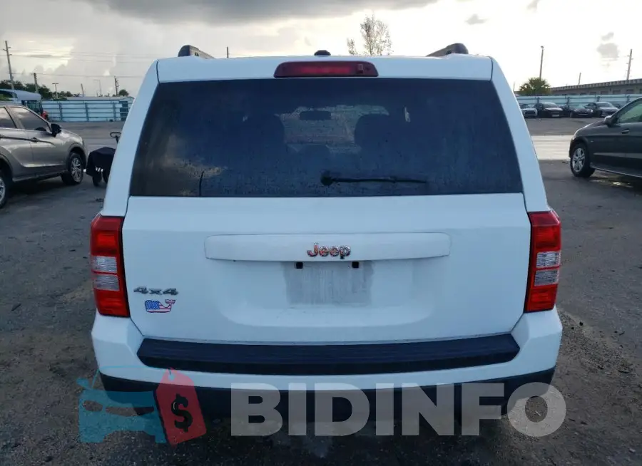 1C4NJRBB5GD510028 Photo# 6