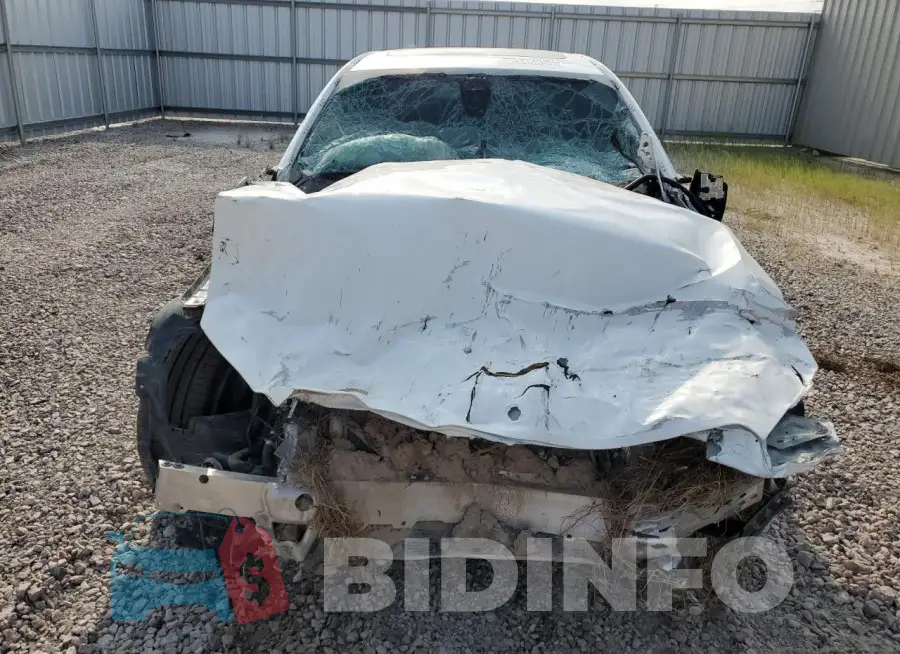 55SWF4KB6JU279633 Photo# 5