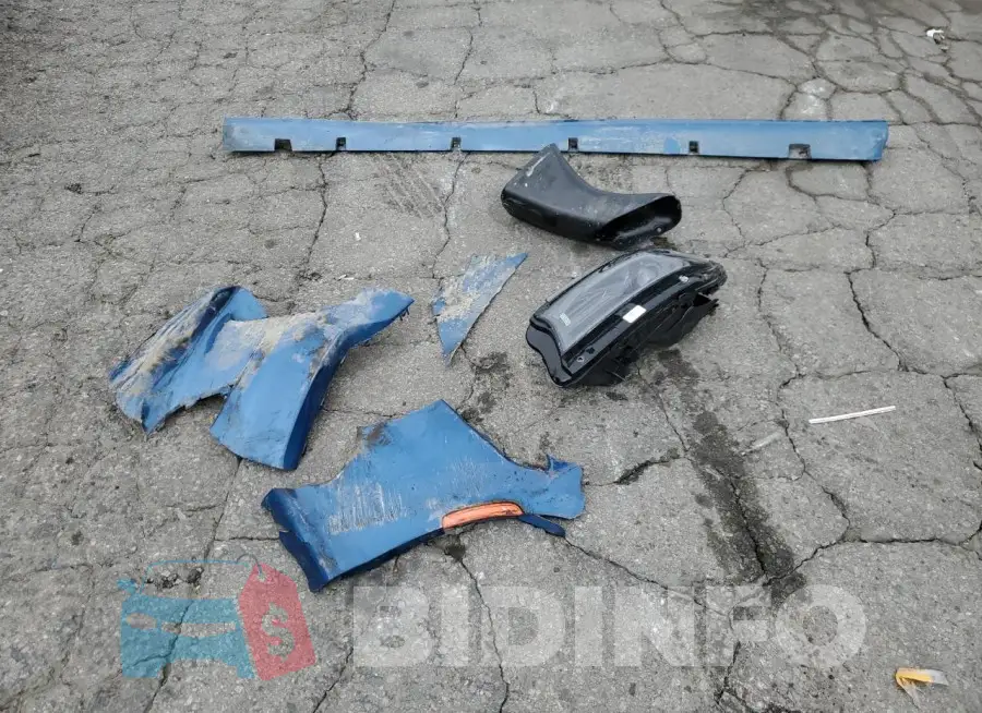 2C3CDXMG1PH632730 Photo# 12