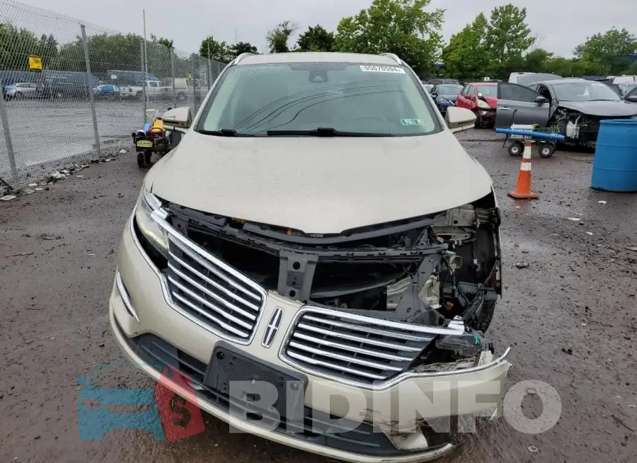 5LMCJ3D98HUL21429 Photo# 5