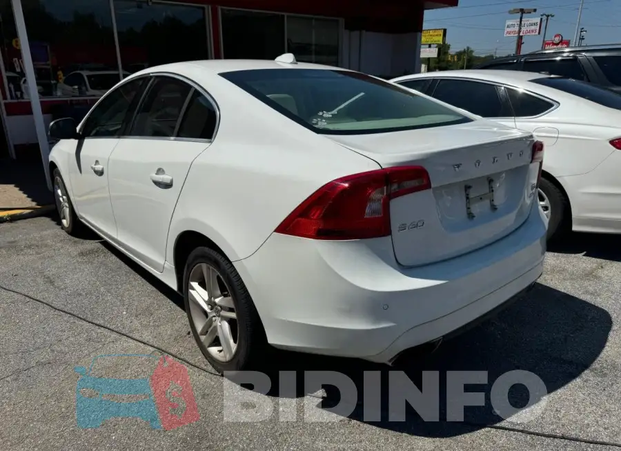 YV1612TK4F2366034 Photo# 3
