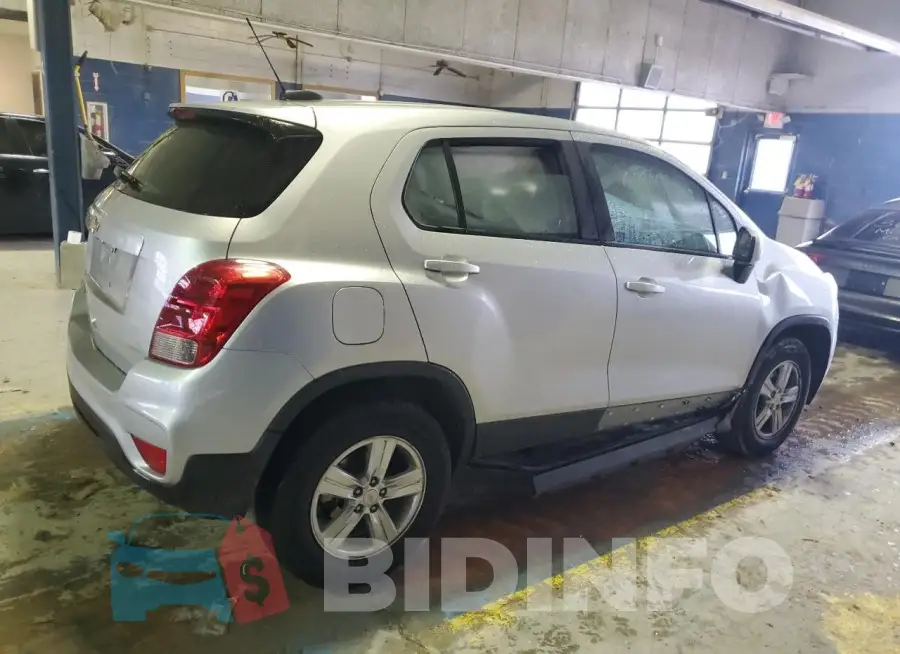 KL7CJNSB2JB608143 Photo# 3