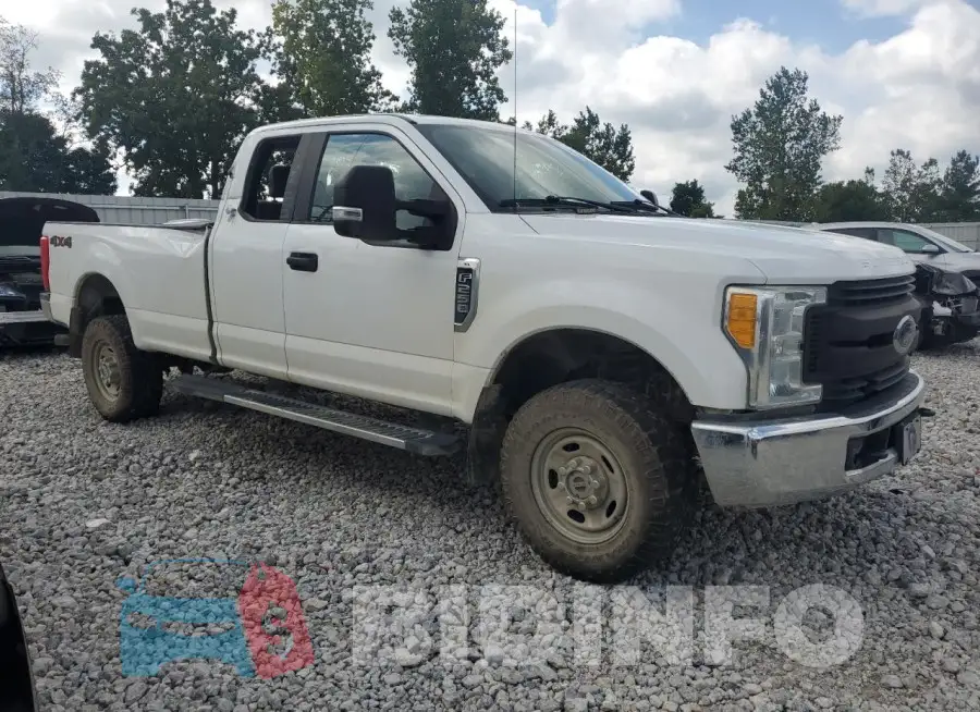 1FT7X2B63HEC81555 Photo# 4
