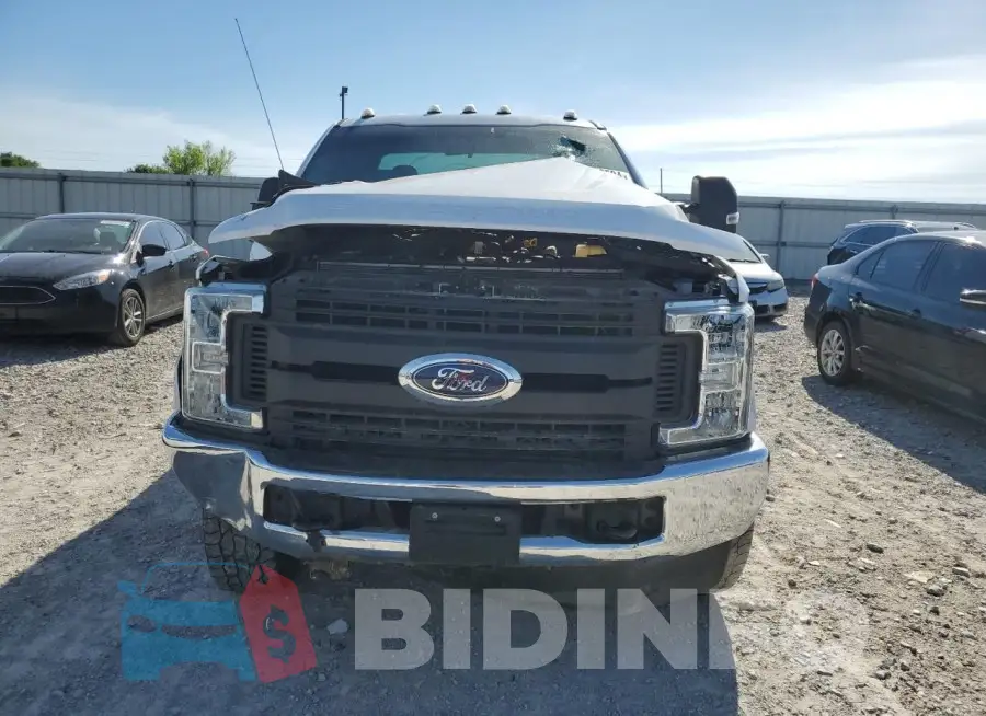 1FT7X2BT1HEB75451 Photo# 5