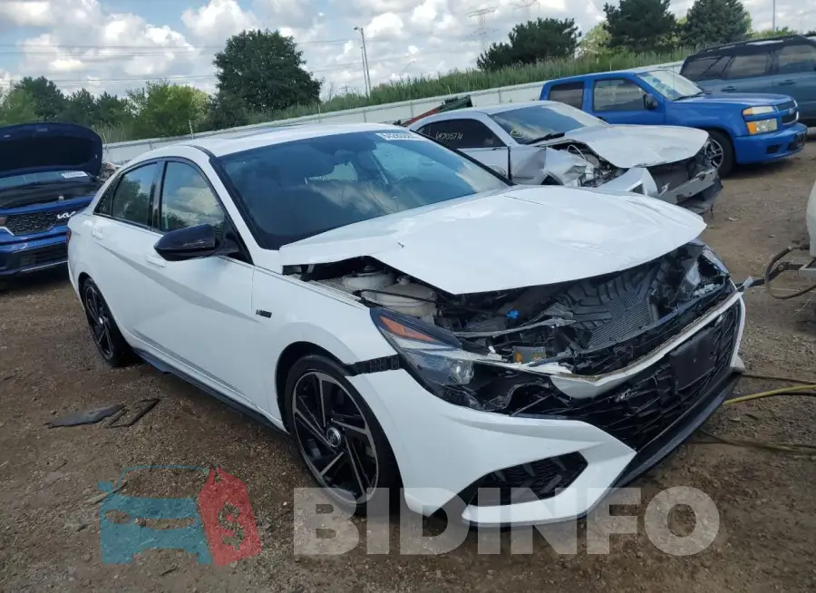 KMHLR4AF8PU374464 Photo# 4