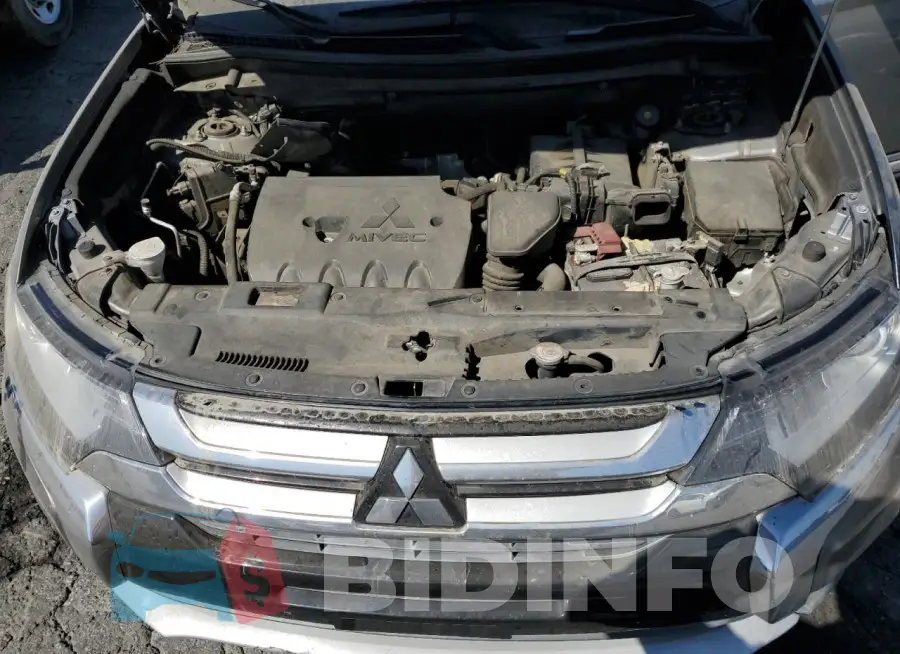 JA4AD2A38JZ005712 Photo# 12