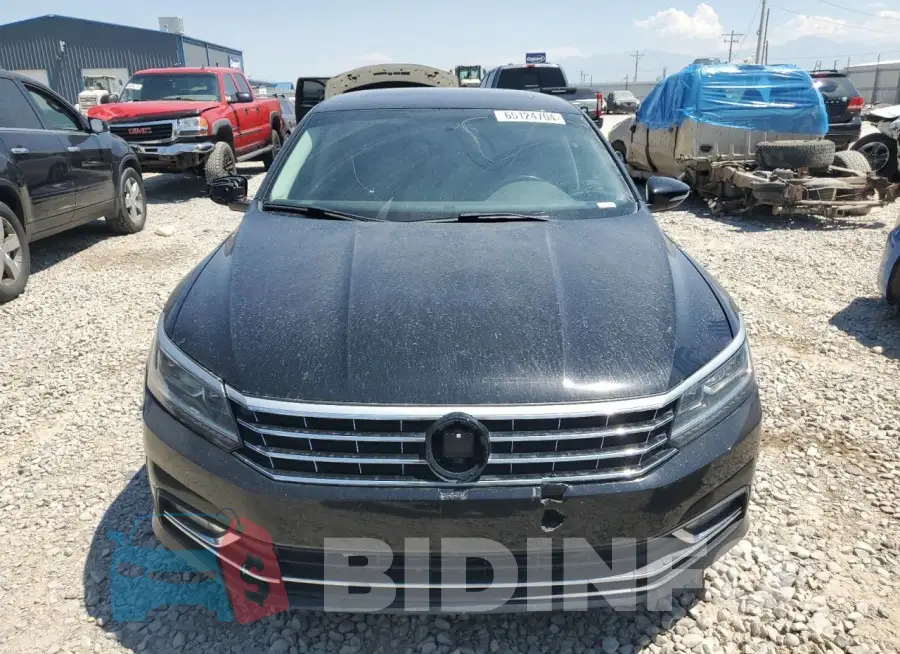 1VWBS7A34GC017166 Photo# 5
