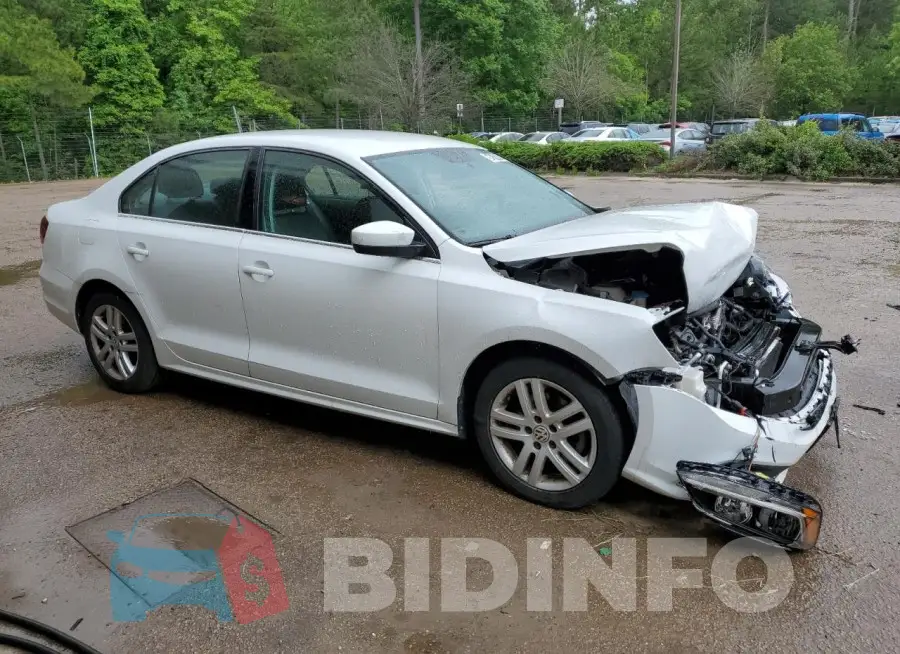 3VW2B7AJ4HM351387 Photo# 4