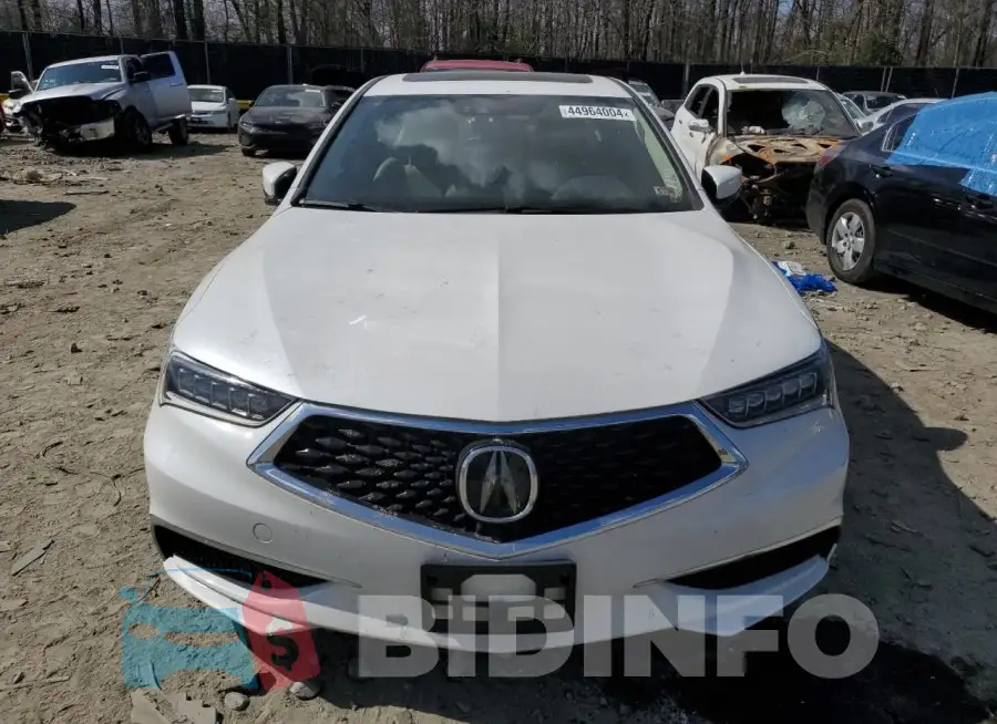 19UUB1F53KA008564 Photo# 5