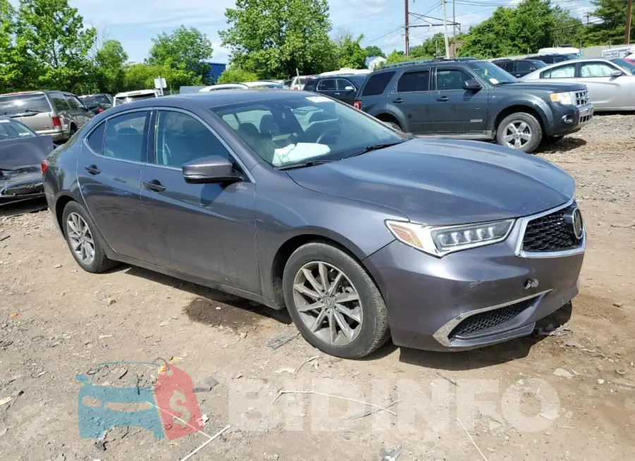 19UUB1F58JA007702 Photo# 4