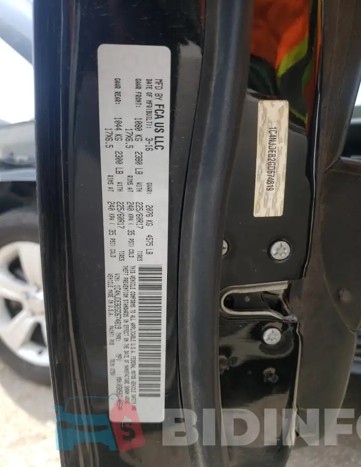 1C4NJDEB2GD674819 Photo# 14