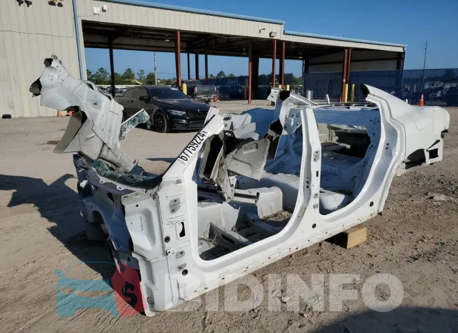 2C3CDXL90KH674477 Photo# 1
