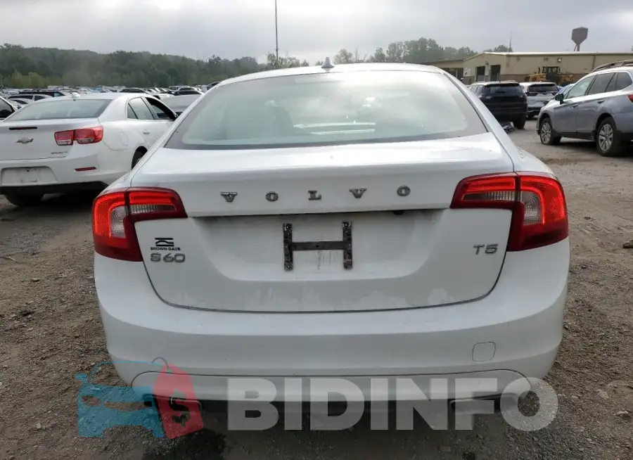YV126MFC6F1301501 Photo# 6