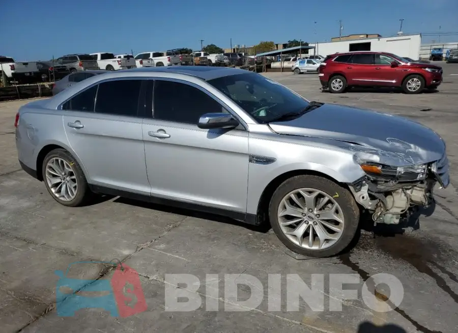 1FAHP2F80GG105796 Photo# 4