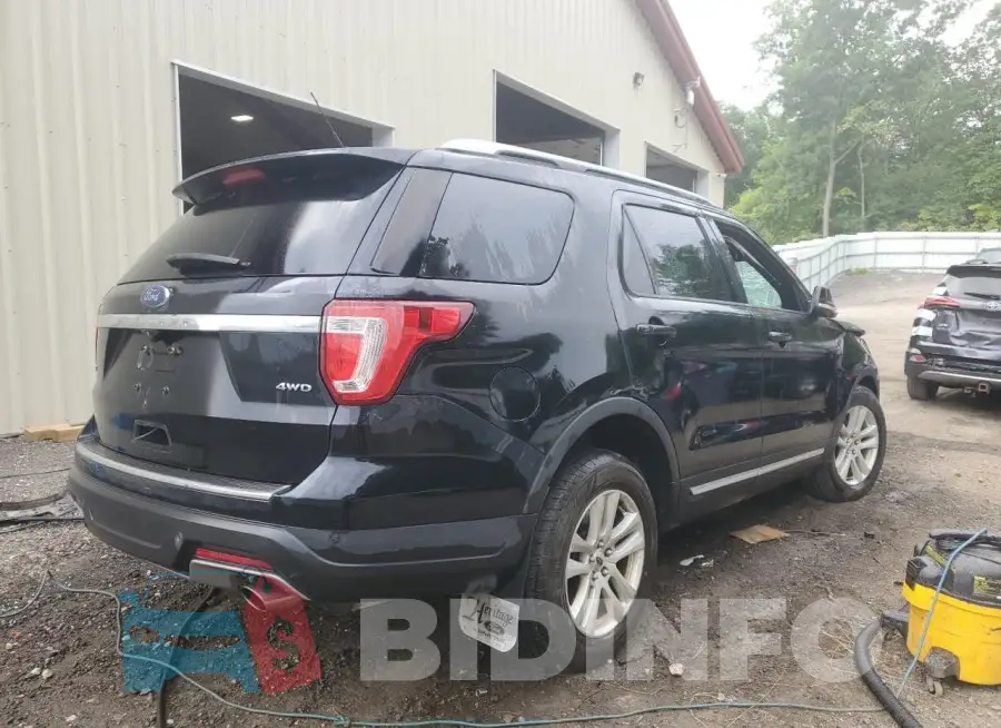 1FM5K8D87JGB50433 Photo# 3
