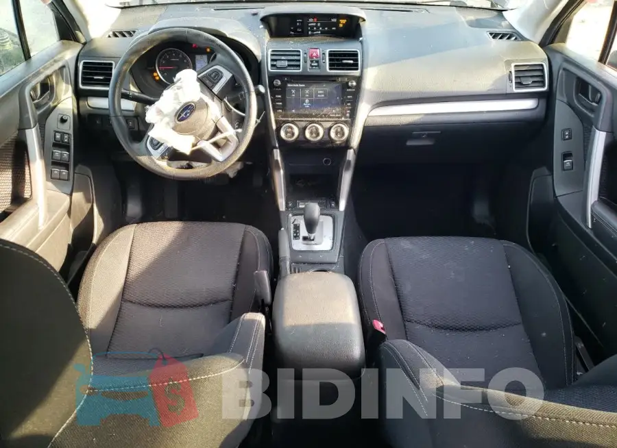 JF2SJAECXJH562037 Photo# 8