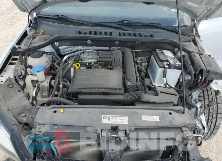 3VW2B7AJ9JM215973 Photo# 11