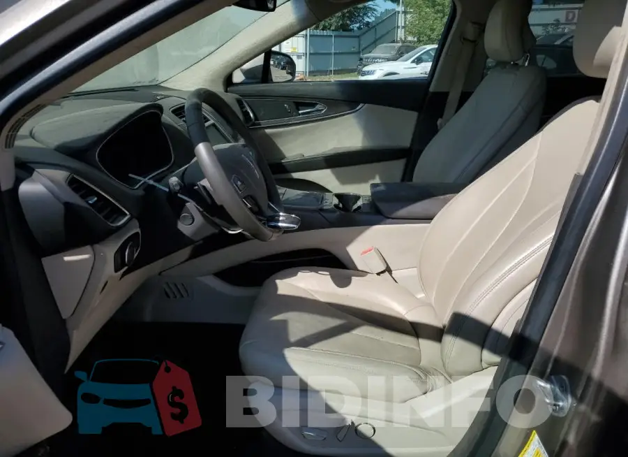 2LMPJ8LR3JBL40683 Photo# 7