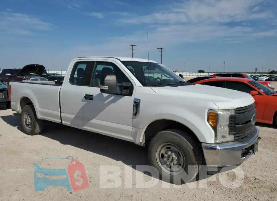 1FT7X2A63HEE35098 Photo# 4