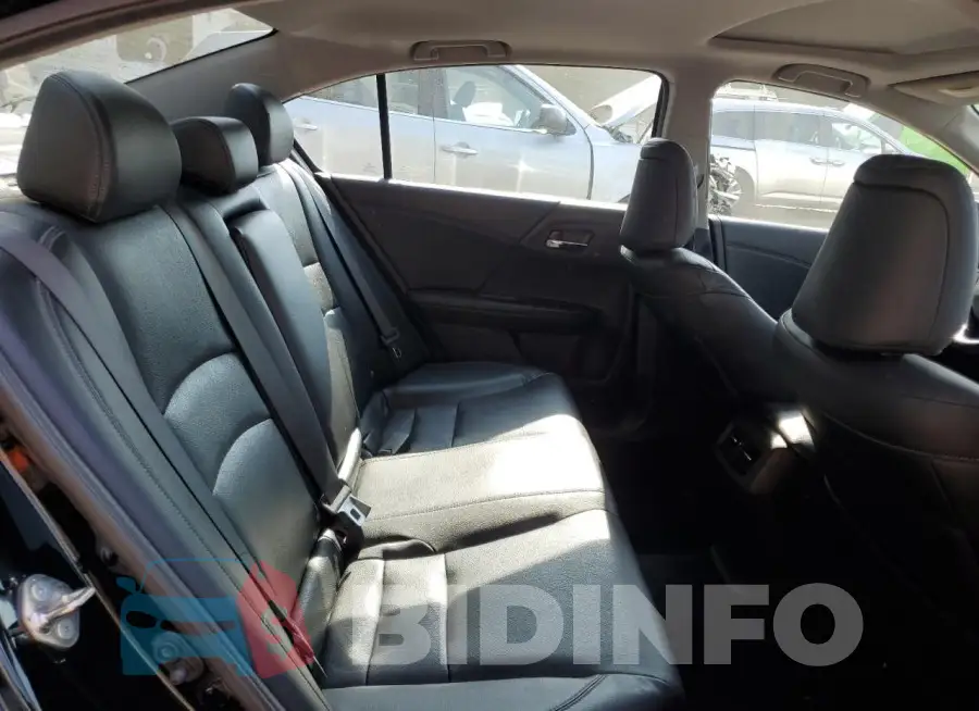 1HGCR2F88FA128132 Photo# 10