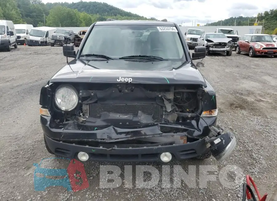 1C4NJRFB9FD215359 Photo# 5