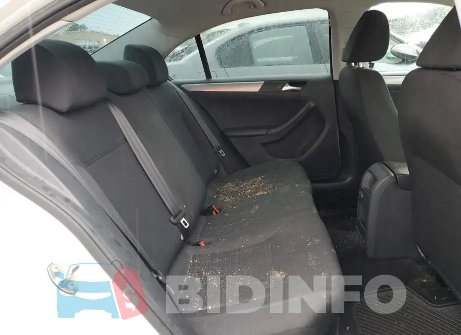 3VWD67AJ7GM383049 Photo# 10