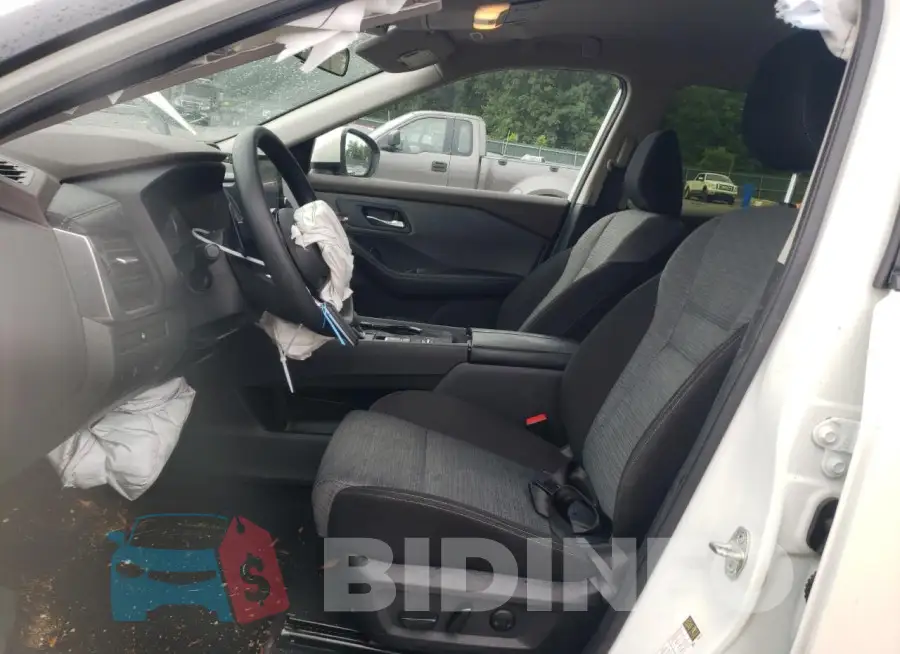 JN8BT3BA6PW007246 Photo# 7