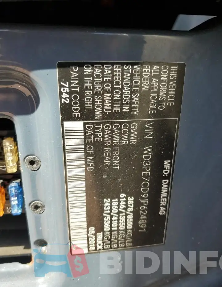WD3PE7CD9JP624891 Photo# 13