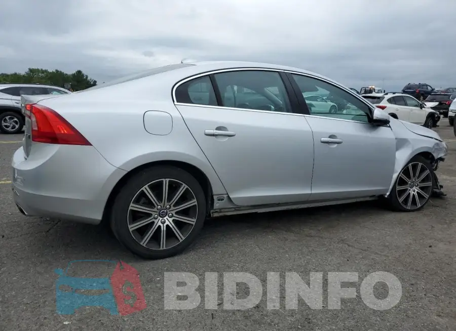 LYV402TK4HB135877 Photo# 3
