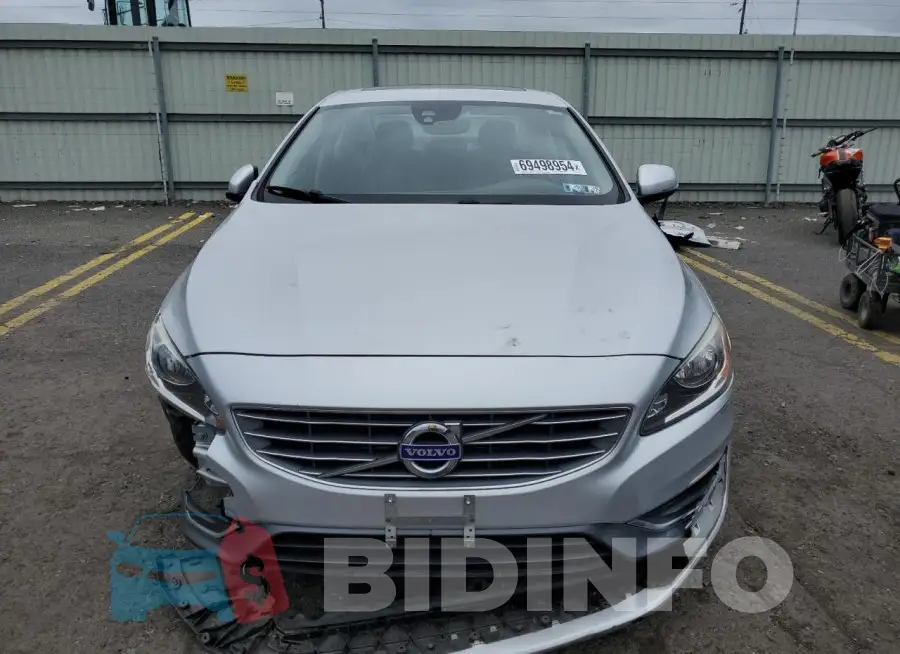 LYV402TK4HB135877 Photo# 5