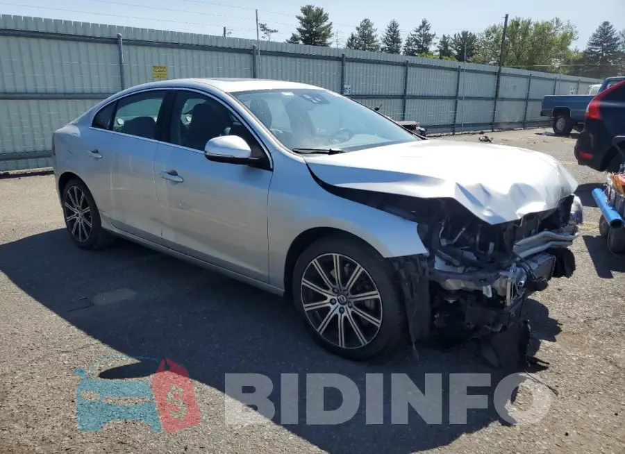 LYV402TM6JB168841 Photo# 4