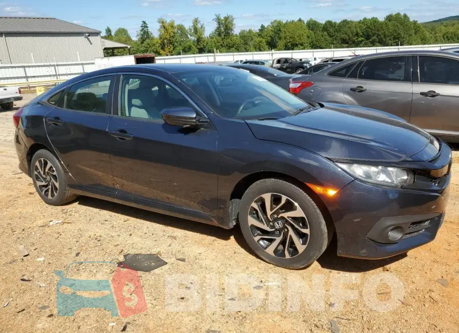 19XFC2F57JE024787 Photo# 4
